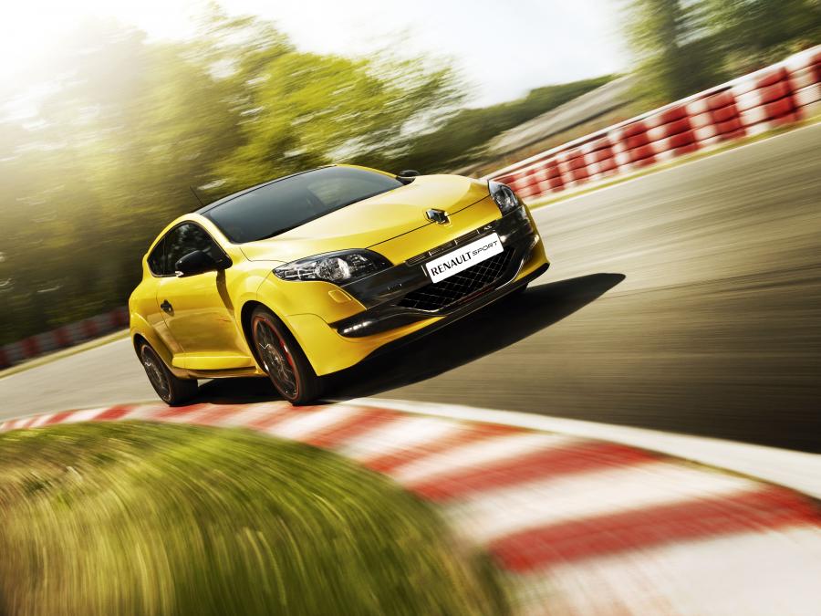  Renault Megane RS Trophy 2011 года  (фото 14 из 16)